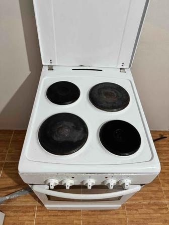 Электрическая плита с духовкой
