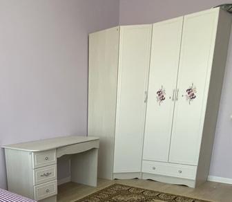 Шкаф угловой и стол