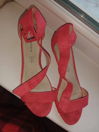 Продам туфли 40 размер