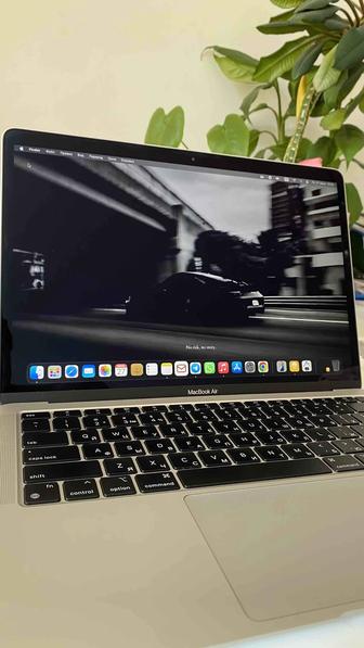 MacBook Air M1 (2020) идеальное состояние