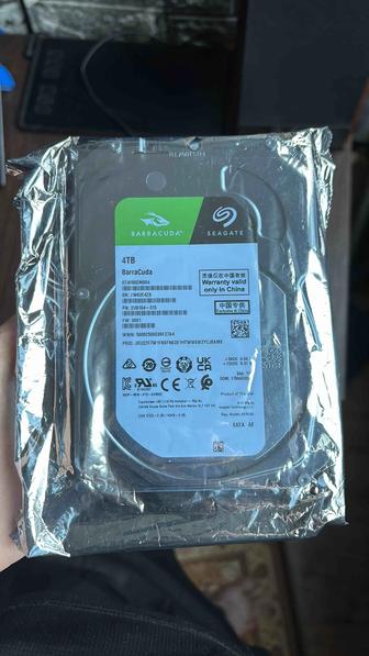 Жесткий диск 4Tb Новый Seagate SkyHawk 3.5 SATA III