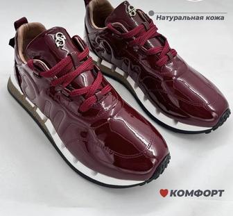 Кроссовки женский