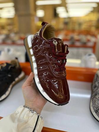 Кроссовки женский