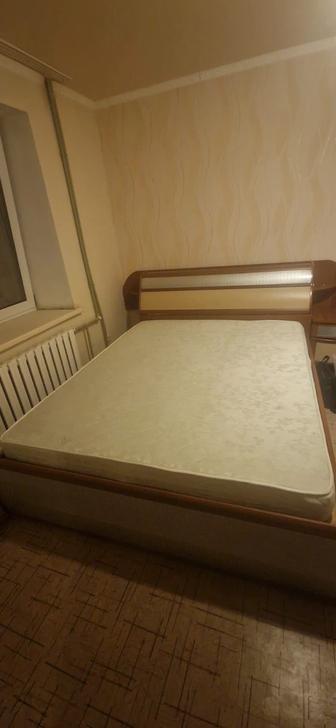 Срочно! Продается кровать, диван, подставка