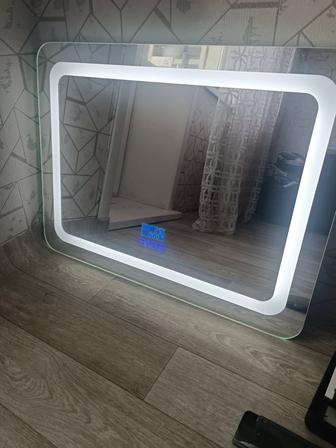 На стенное умное зеркало