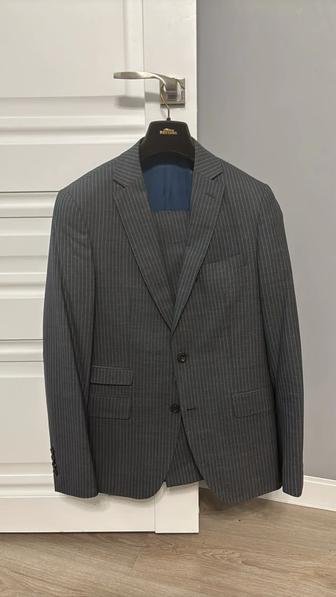 Продам костюм