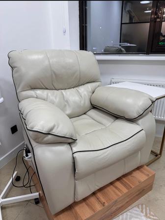 Продам реклайнер кресло педикюрное