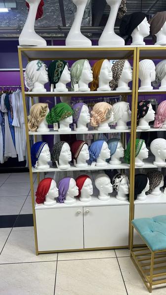 Оборудование для магазинов. Универсальный стеллаж для демонстрации товара