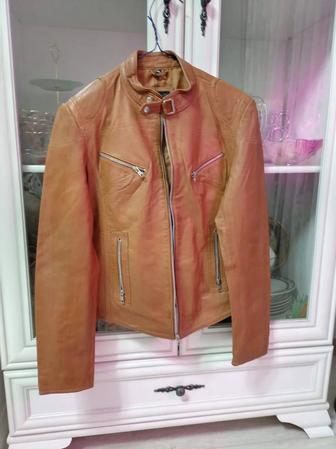 Продам дёшево куртку новую,лёгкую,натуральную кожу фирмы Греции Размер XL