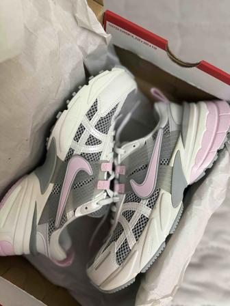 Кроссовки Nike женские новые