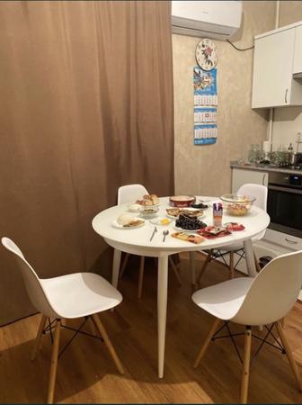 Белые пластиковые стулья модель 3086