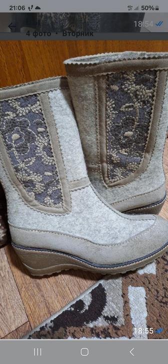 Продаю женский зимний войлочный сапоги