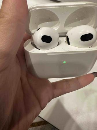Продам наушники airpods 3