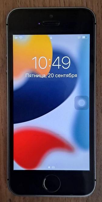 iPhone 5SE 32 Гб, серебристый