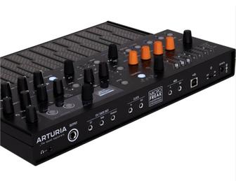 Продаю аналоговый синтезатор Arturia MicroFreack Stellar