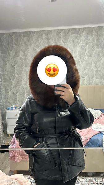 Продам зимнюю кожанную куртку в отличном состоянии