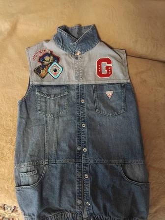 Продам джинсовую безрукавку