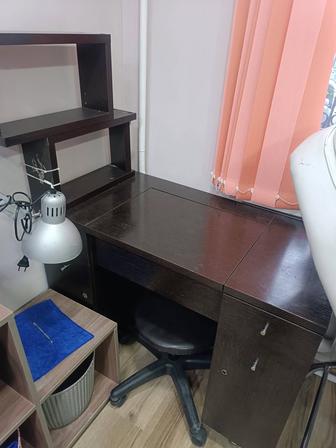 Продается маникюрный стол