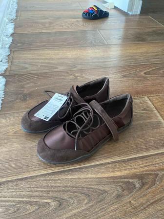 Балетки - кроссовки Uniqlo