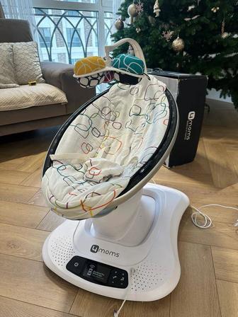 Шезлонг , кресло качалка. ,, mamaRoo 4 moms