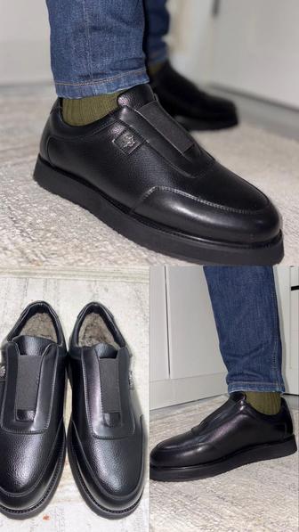 Обувь мужская кроссовки