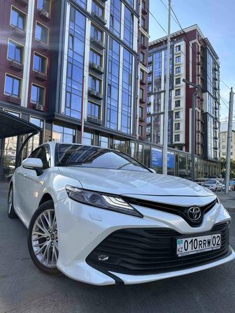 Toyota Camry в Аренду