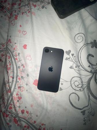 iPhone 16e