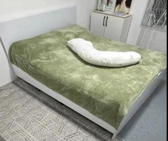 Продается кровать в отличном состоянии.
Размер160х200см. Матрас в комплект