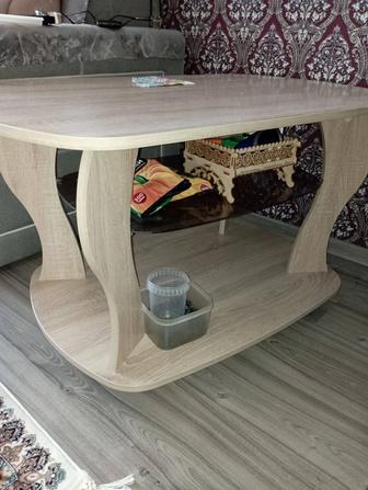 Журнальный столик в отличном состоянии