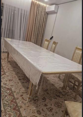 стол и стулья