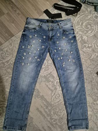Продам женские джинсы