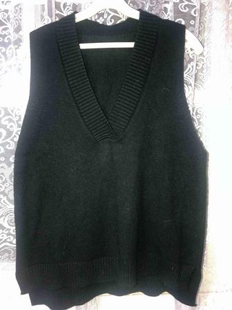 Жилетка новая 44 размер теплая