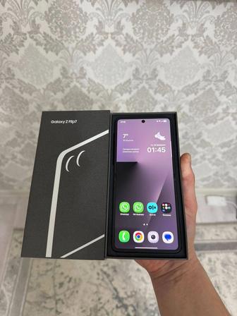 Продам или обменяю Samsung Z Flip 7 версия (ЕАС)