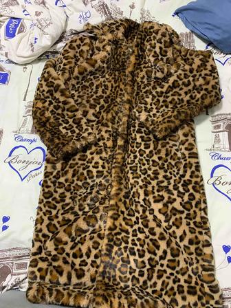 Продаю стильную леопардовую шубу из искусственного меха