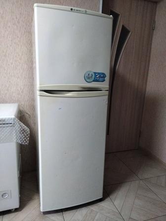 Продам холодильник