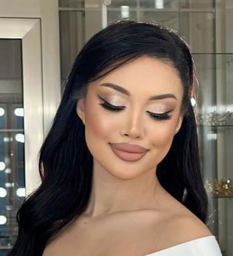 Прически и макияж