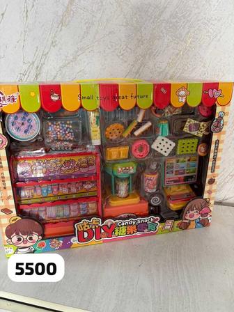 Игрушки и новогодние кульки