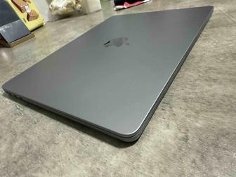MacBook Air M2 2022