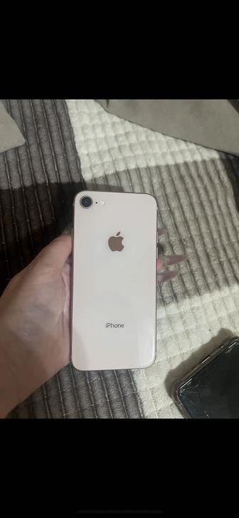 8 айфон в хорошем состоянии