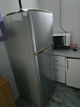Продается холодильник