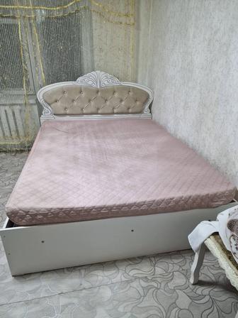 Кровать двуспальная макси