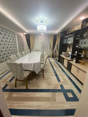 Стол со стульями