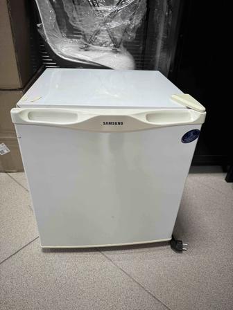 Продам холодильник Samsung