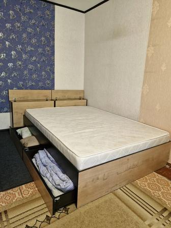 Продам двуспальную кровать
