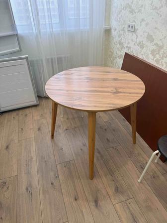Продам стол круглый