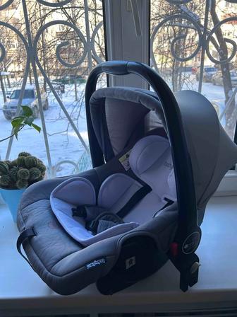 Продам автокресло для новорожденных