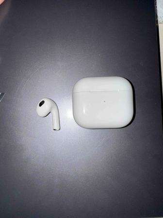 Продам наушники AirPods 3