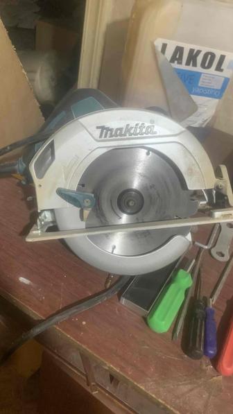 пчелка Макита