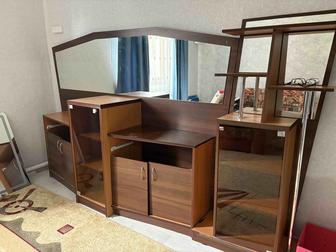 Продам сервант для посуды