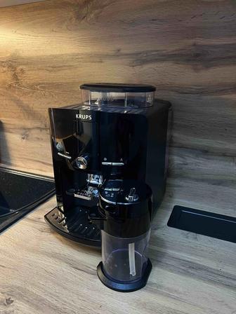 Продам кофемашину KRUPS EA8200